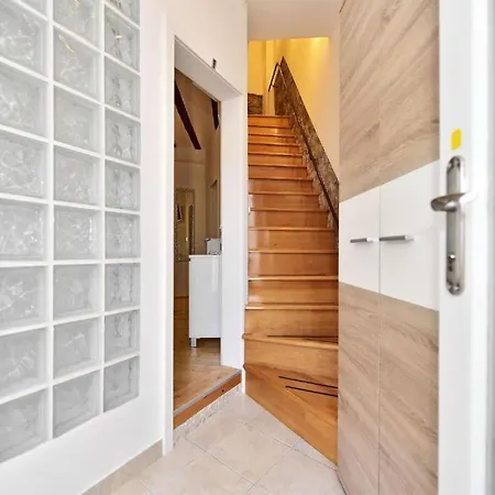 Marigold Stone House Apartment Split Exterior photo