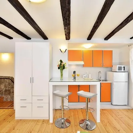 Marigold Stone House Apartment Split Exterior photo